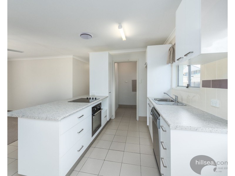 4 Geoffrey Avenue, Southport QLD 4215