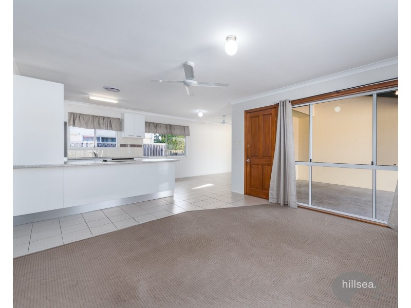 4 Geoffrey Avenue, Southport QLD 4215