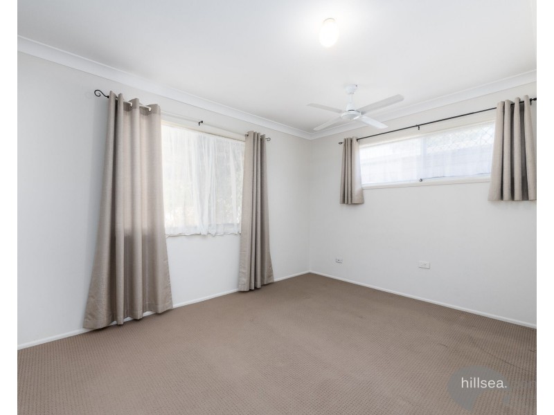 4 Geoffrey Avenue, Southport QLD 4215