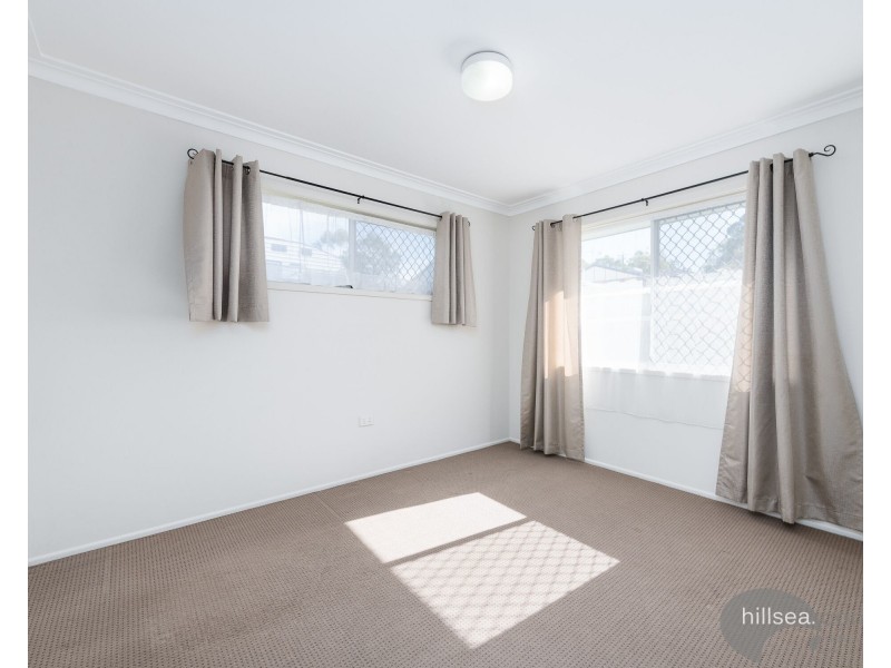 4 Geoffrey Avenue, Southport QLD 4215