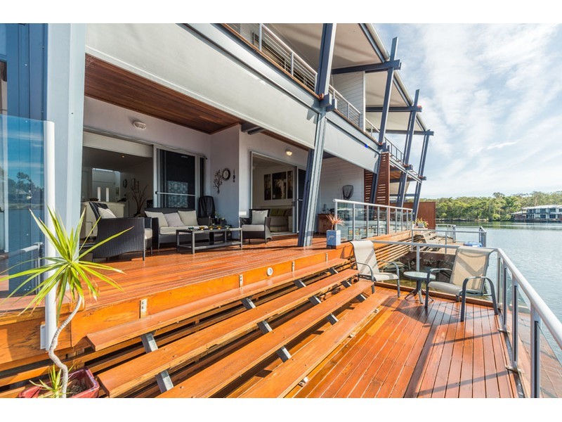 76/181 Lae Drive, Coombabah QLD 4216