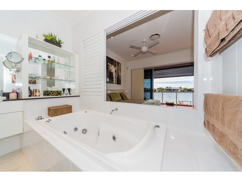 76/181 Lae Drive, Coombabah QLD 4216