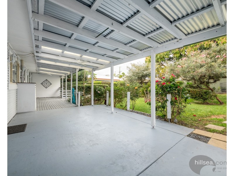 90 Robert Street, Labrador QLD 4215