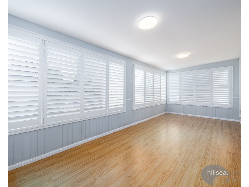 90 Robert Street, Labrador QLD 4215