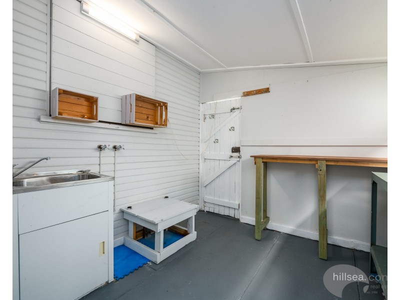 90 Robert Street, Labrador QLD 4215