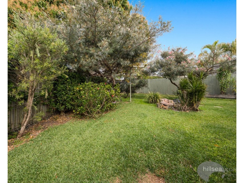 90 Robert Street, Labrador QLD 4215