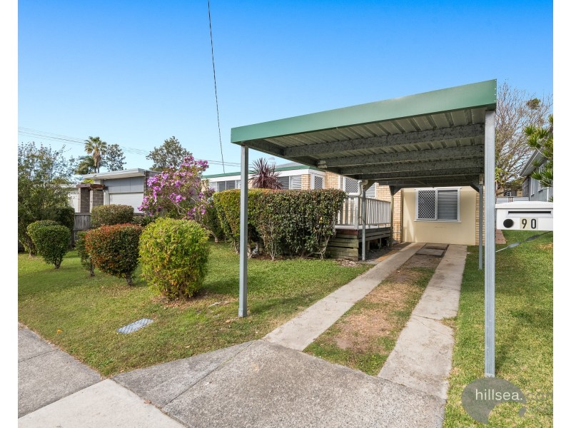 90 Robert Street, Labrador QLD 4215