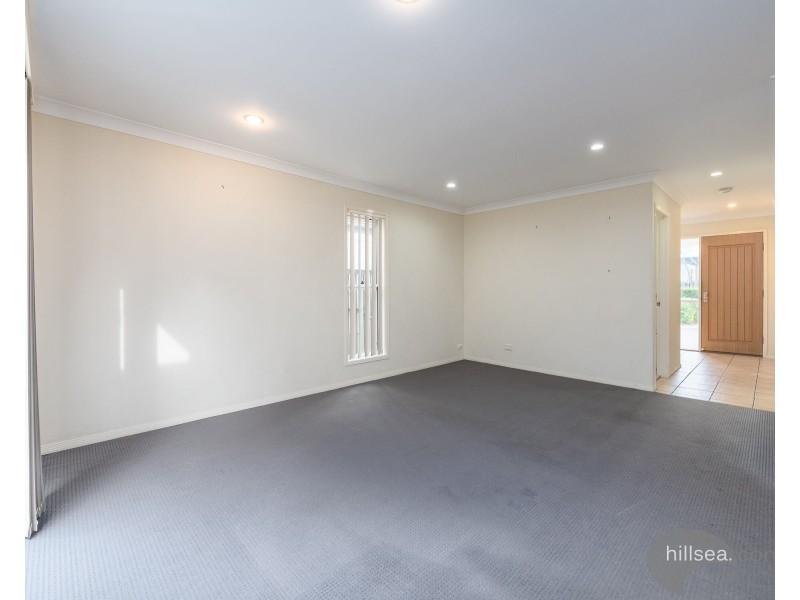 2/38-40 Robert Street, Labrador QLD 4215