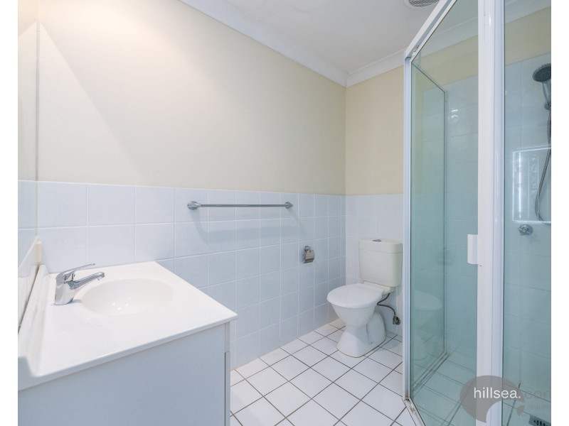 2/38-40 Robert Street, Labrador QLD 4215