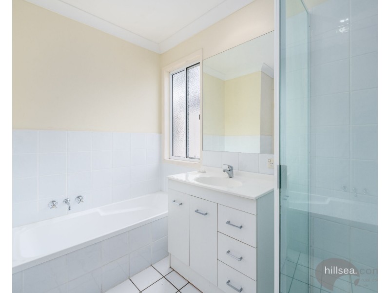 2/38-40 Robert Street, Labrador QLD 4215