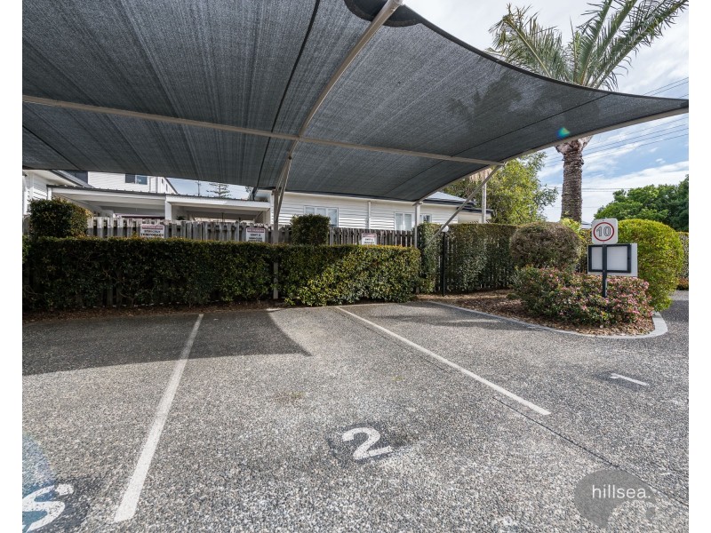 2/38-40 Robert Street, Labrador QLD 4215