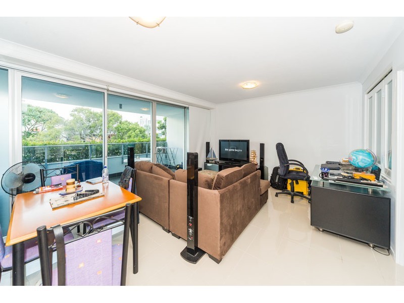 108/33 Madang Crescent, Runaway Bay QLD 4216