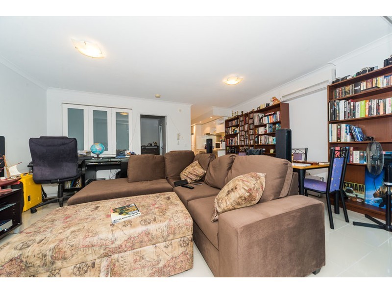 108/33 Madang Crescent, Runaway Bay QLD 4216