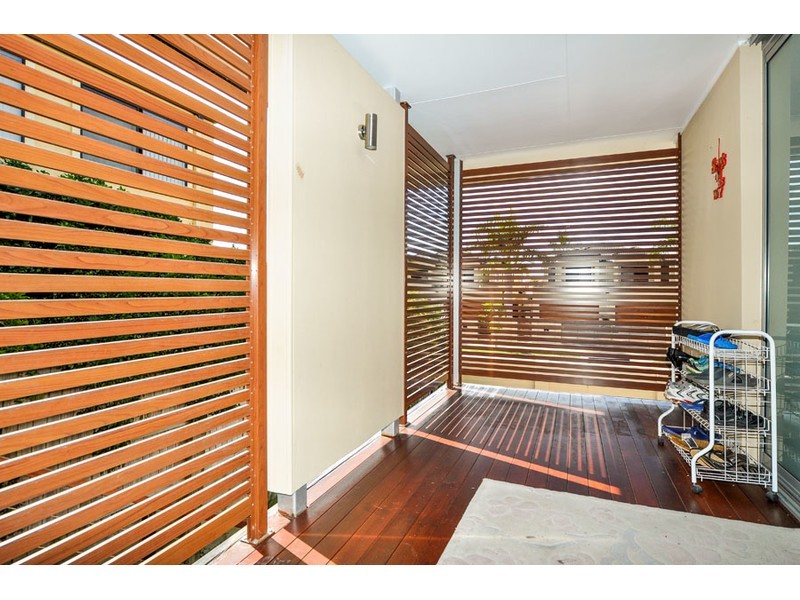 54 Hollywell Road, Biggera Waters QLD 4216