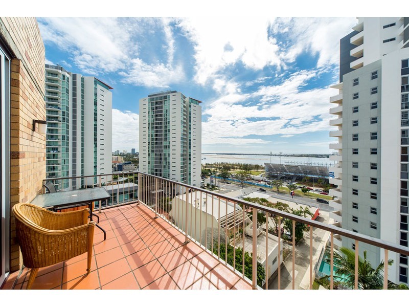 34/72 Marine Parade, Southport QLD 4215