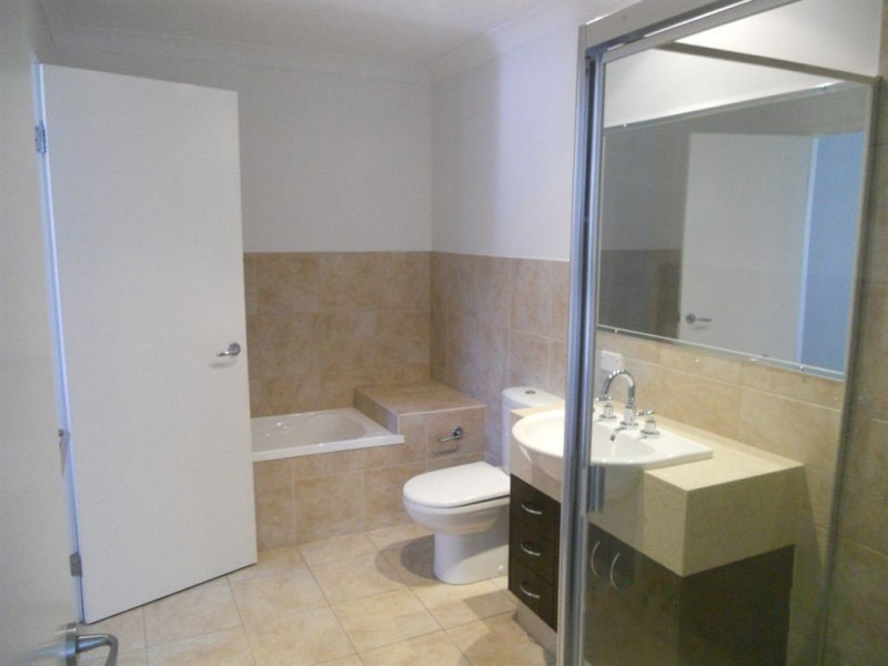 8/33 Clark Street, Biggera Waters QLD 4216