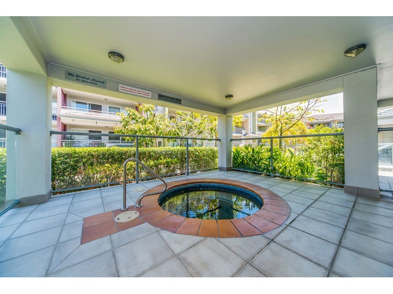 8/33 Clark Street, Biggera Waters QLD 4216