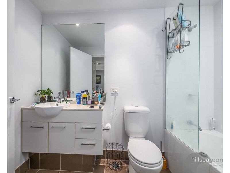 301/41 Harbour Town Drive, Biggera Waters QLD 4216