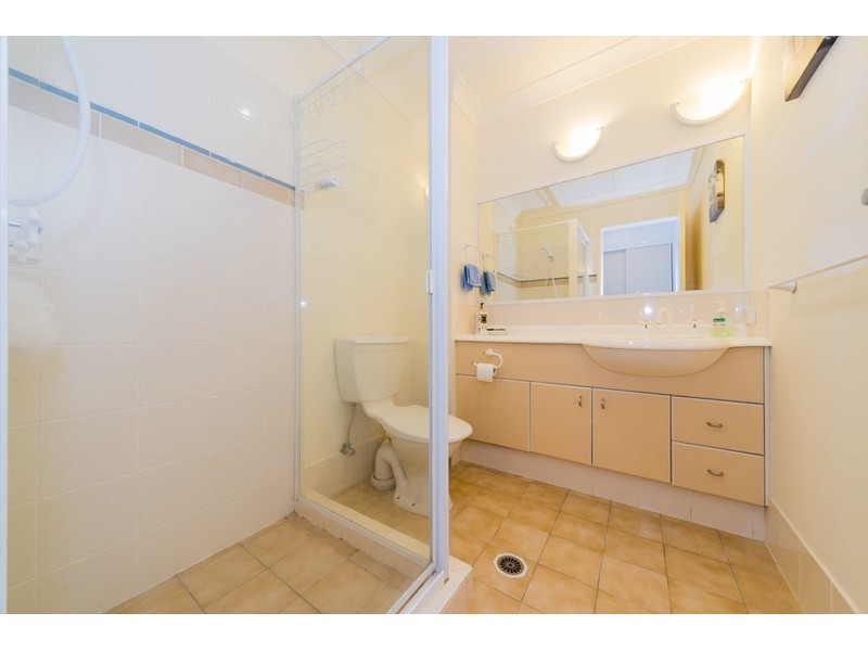 17/19 Santa Barbara Road, Hope Island QLD 4212