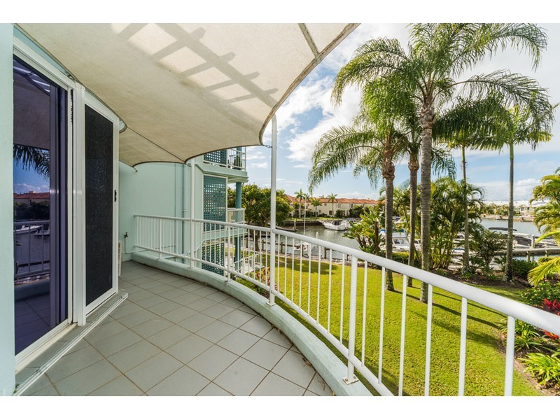10/75 Morala Avenue, Runaway Bay QLD 4216