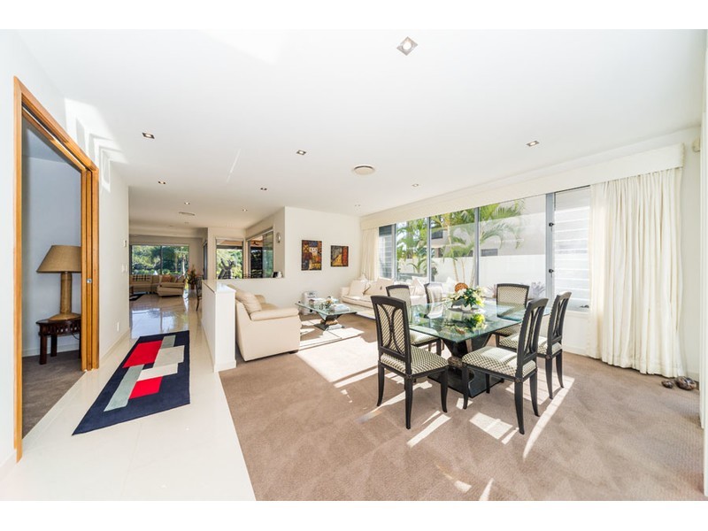 2342 Cressbrook Drive, Hope Island QLD 4212