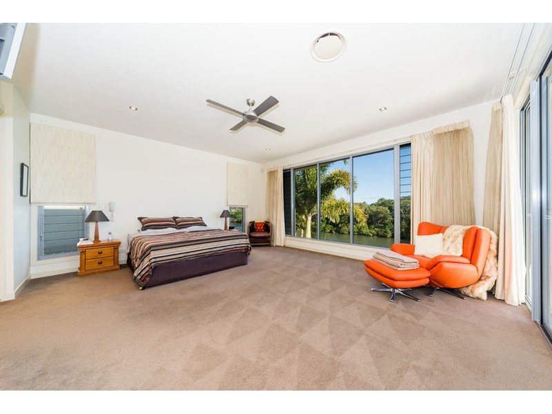 2342 Cressbrook Drive, Hope Island QLD 4212