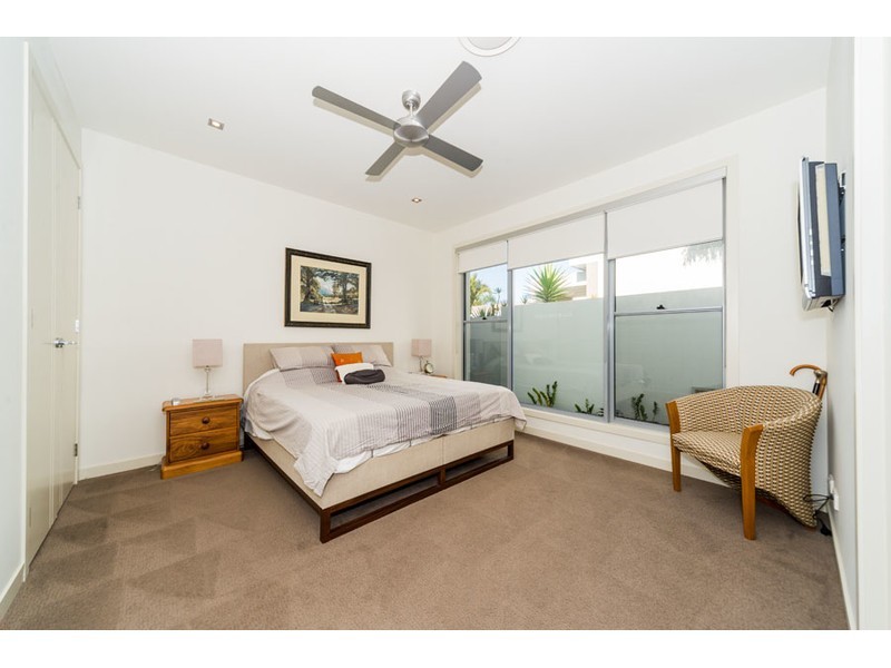 2342 Cressbrook Drive, Hope Island QLD 4212