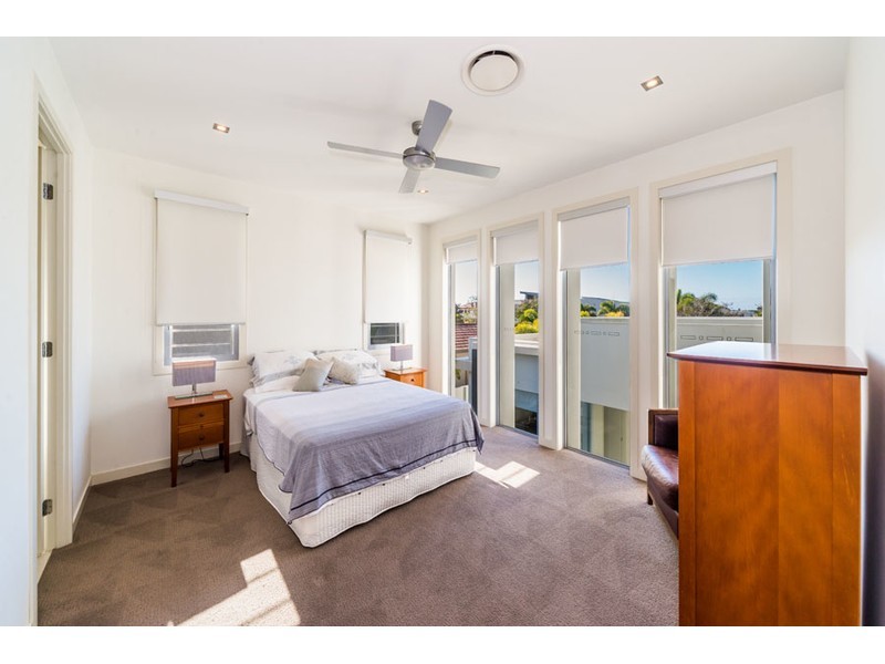 2342 Cressbrook Drive, Hope Island QLD 4212