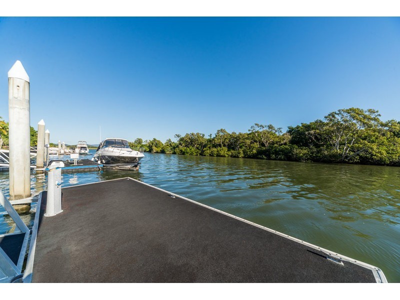 2342 Cressbrook Drive, Hope Island QLD 4212