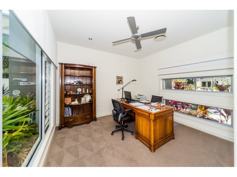 2342 Cressbrook Drive, Hope Island QLD 4212