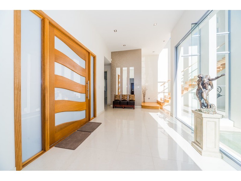 2342 Cressbrook Drive, Hope Island QLD 4212