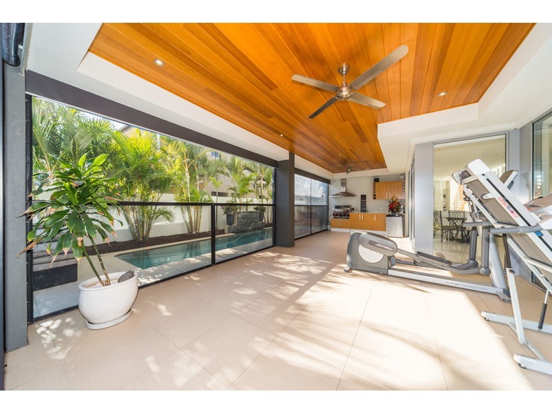 2342 Cressbrook Drive, Hope Island QLD 4212