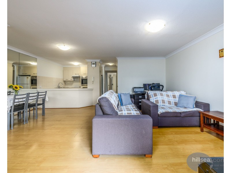 11/37 Bayview Street, Runaway Bay QLD 4216
