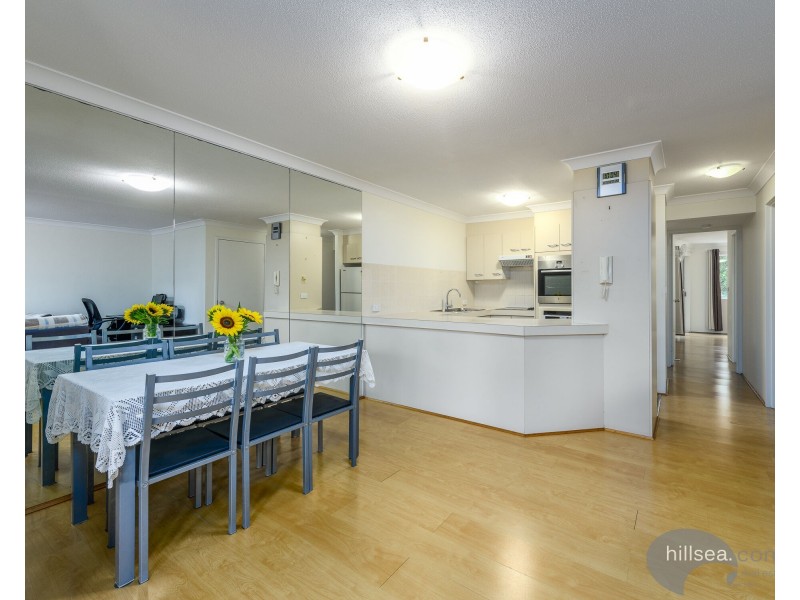 11/37 Bayview Street, Runaway Bay QLD 4216