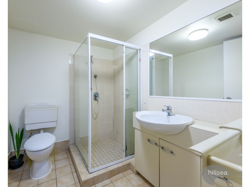 11/37 Bayview Street, Runaway Bay QLD 4216