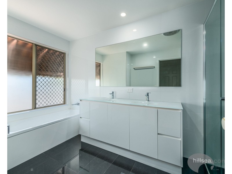 110 Lae Drive, Runaway Bay QLD 4216