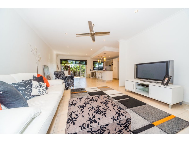 1/42 Margaret Street, Southport QLD 4215