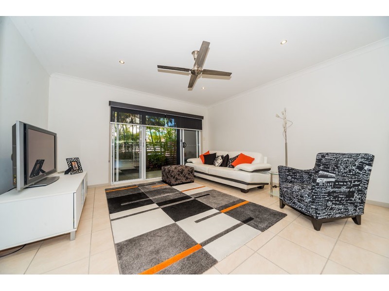 1/42 Margaret Street, Southport QLD 4215