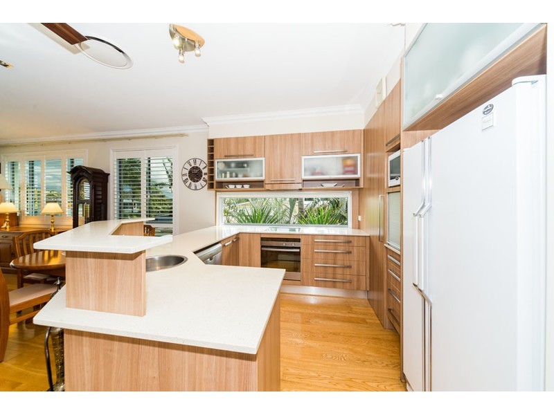 2/23 Broadwater Street, Runaway Bay QLD 4216