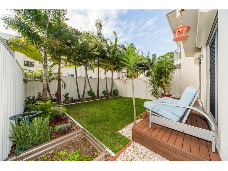 2/23 Broadwater Street, Runaway Bay QLD 4216