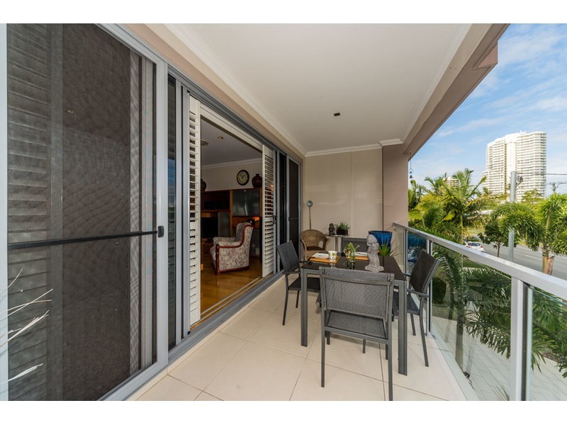 2/23 Broadwater Street, Runaway Bay QLD 4216