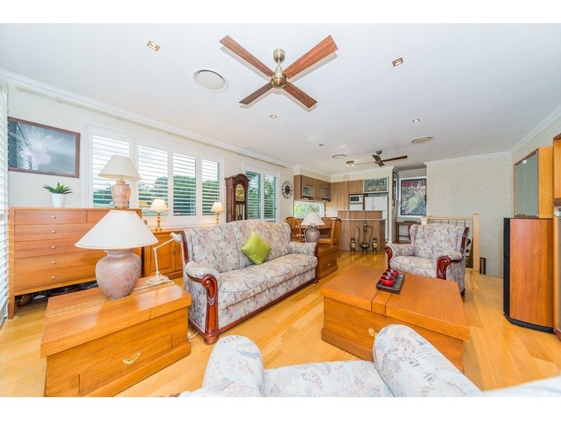 2/23 Broadwater Street, Runaway Bay QLD 4216