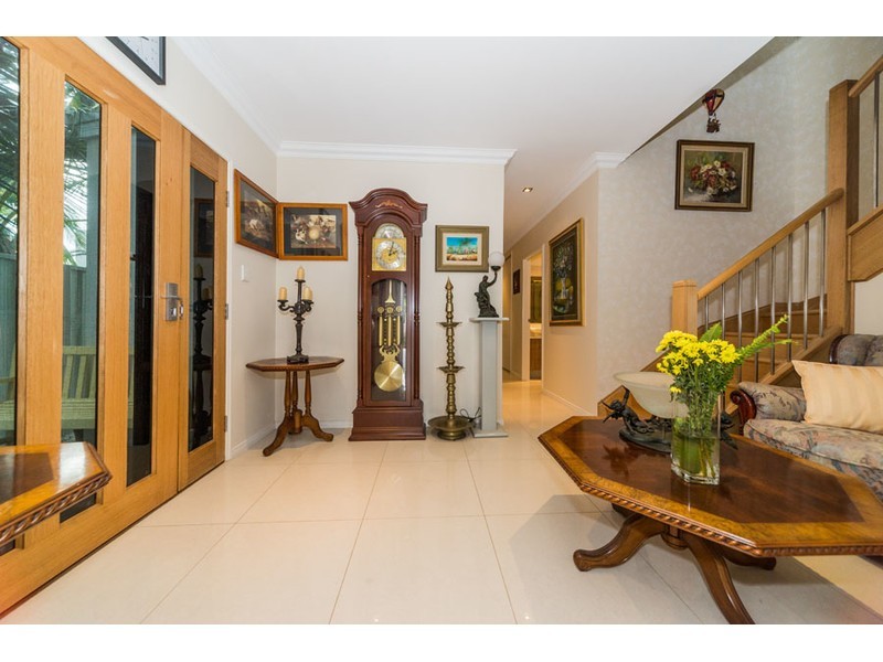 2/23 Broadwater Street, Runaway Bay QLD 4216