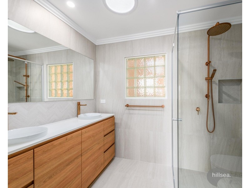 24/76 Bayview Street, Runaway Bay QLD 4216