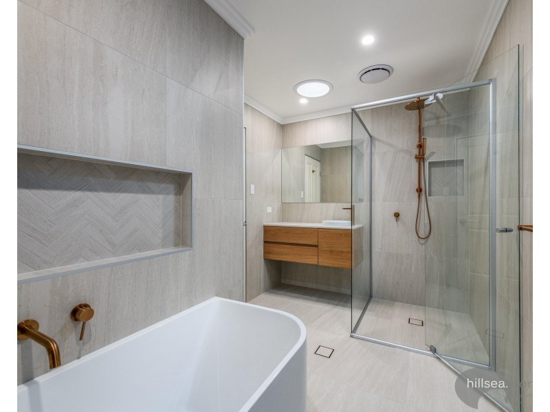 24/76 Bayview Street, Runaway Bay QLD 4216