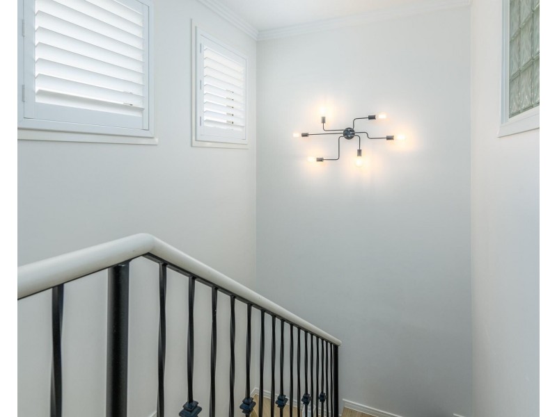 24/76 Bayview Street, Runaway Bay QLD 4216