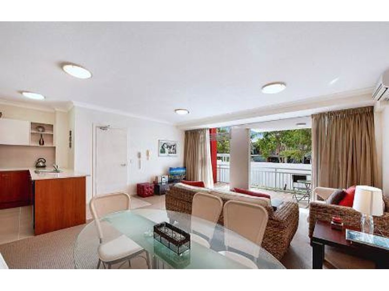 2/13 Bright Avenue, Labrador QLD 4215