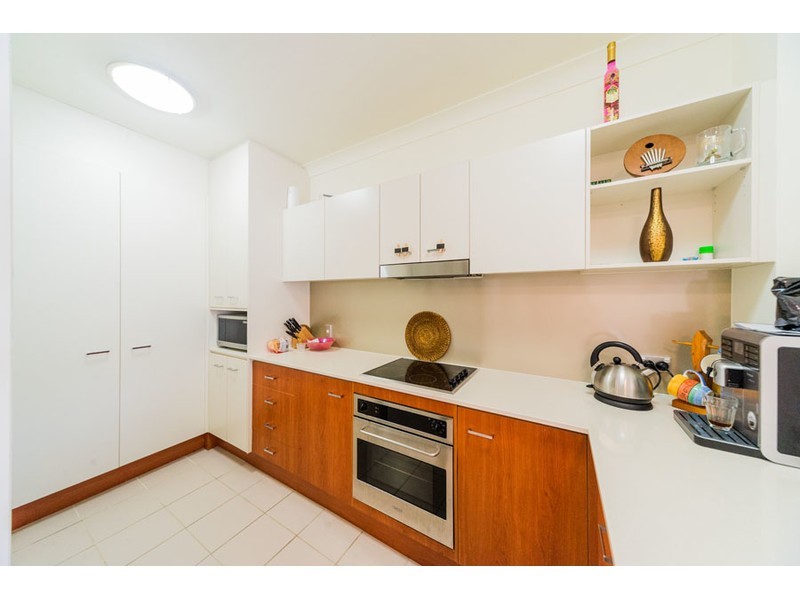 2/13 Bright Avenue, Labrador QLD 4215