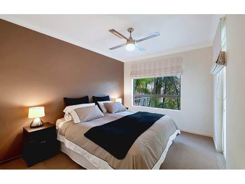 2/13 Bright Avenue, Labrador QLD 4215