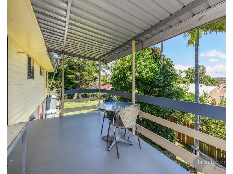 8 Quandong Court, Molendinar QLD 4214